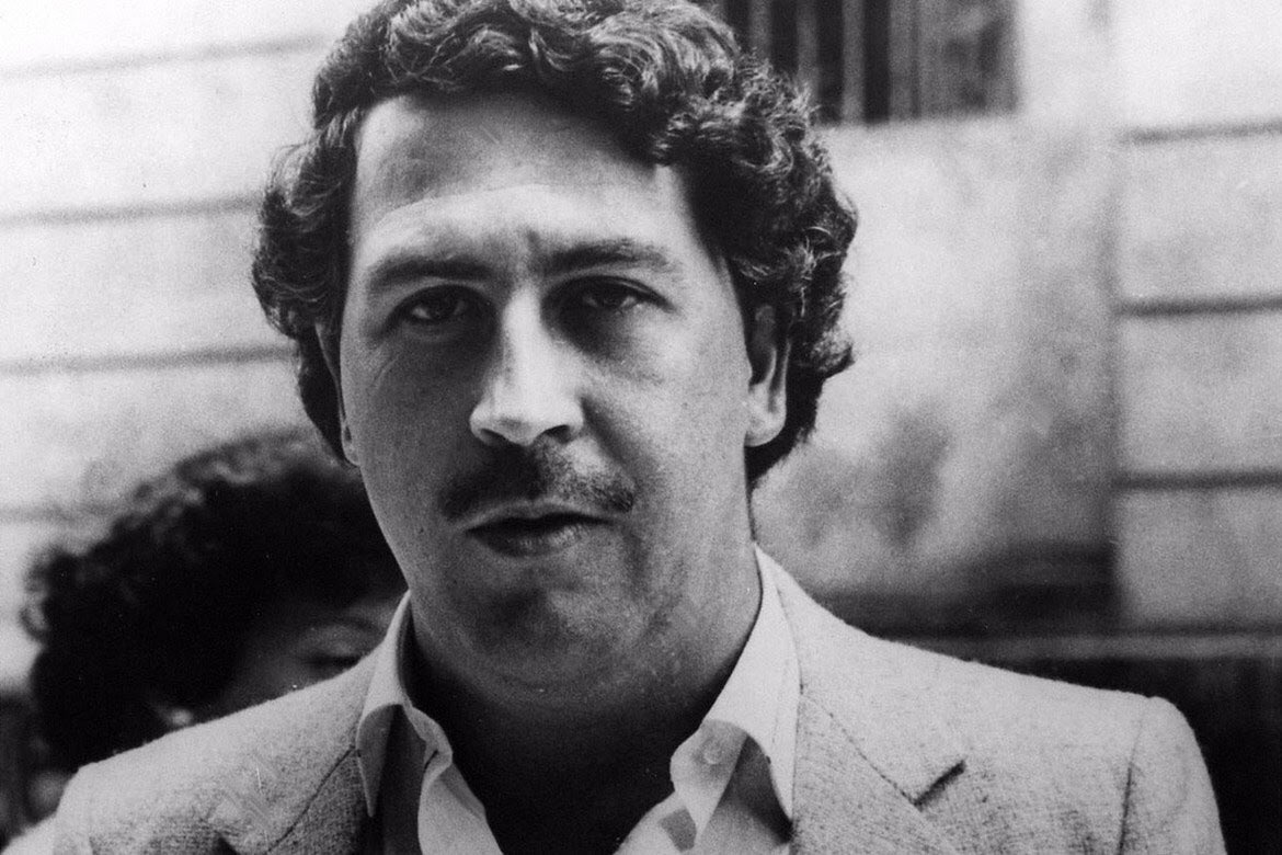 C20Crypto's tweet photo. In other news.
Robert Escobar, brother of drug lord Pablo Escobar, has announced he is launching a cryptocurrency called Diet Bitcoin.
“They will all go to zero, almost zero. But not my coin. Because my coin, this is going to be my new work in life.”
 #bitcoin #valuable #reality https://t.co/iUveZTXpHf