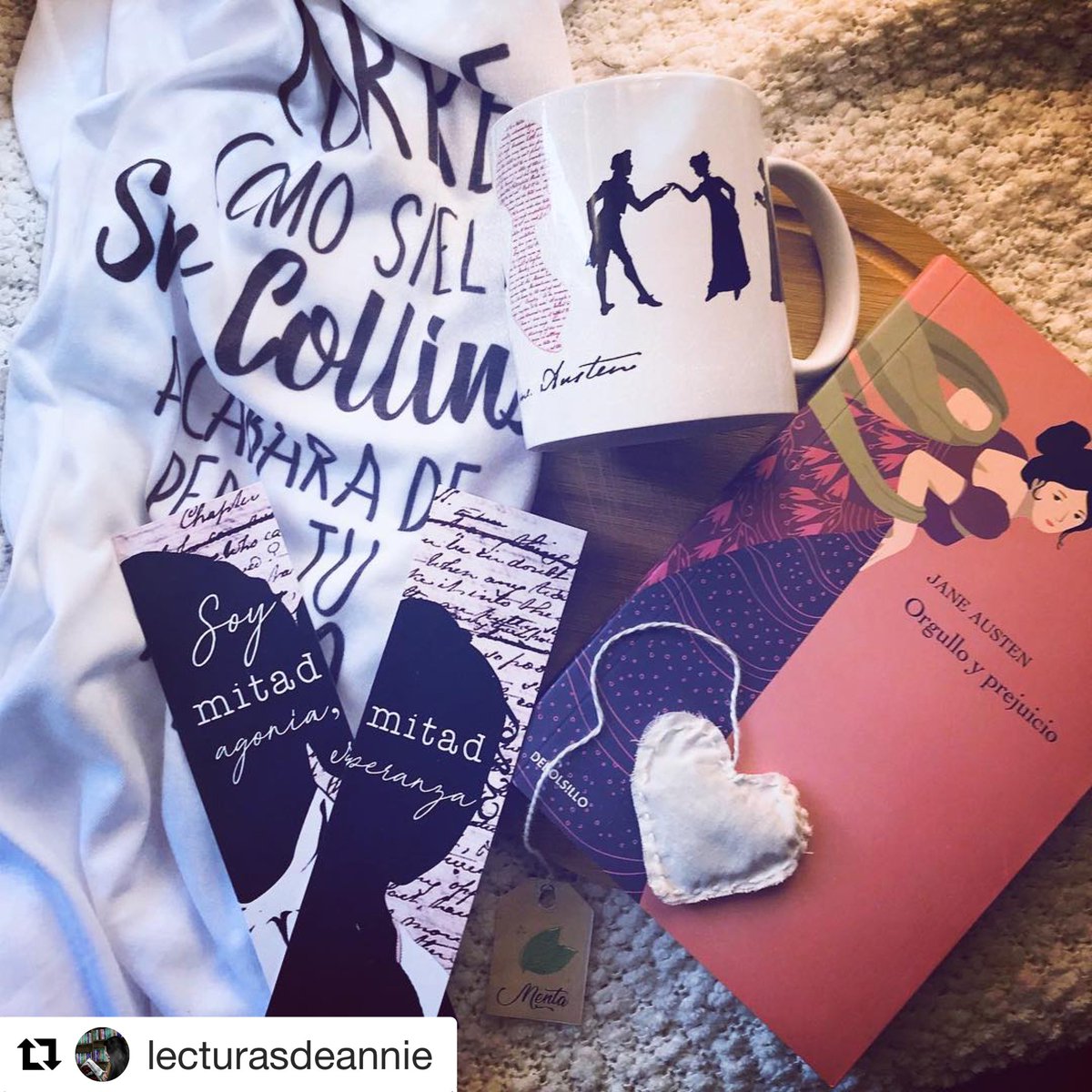 JaneAustenSES's tweet photo. @lecturasdeannie nos descubre a @cajalectora y la versión de #OrgulloyPrejuicio que ha recibido para este mes de febrero
#elizabethbennet #orgulloyprejuicio #prideandprejudice #janeausten #mrdarcy #janeaustenses #jases #mrcollins #cajalectora #uruguay #literaturainglesa https://t.co/rR0GIFaLDB