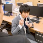 これは面白い!　まるでカップヌードルを食べているかのようなネクタイがヤバい!