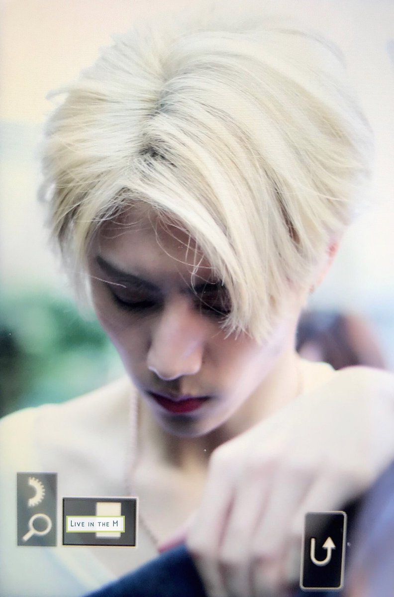 LiveInTheM's tweet image. 180323 뮤뱅  [Preview]

생방송 기대해~~

#GOT7 #갓세븐 #마크 #Mark #段宜恩