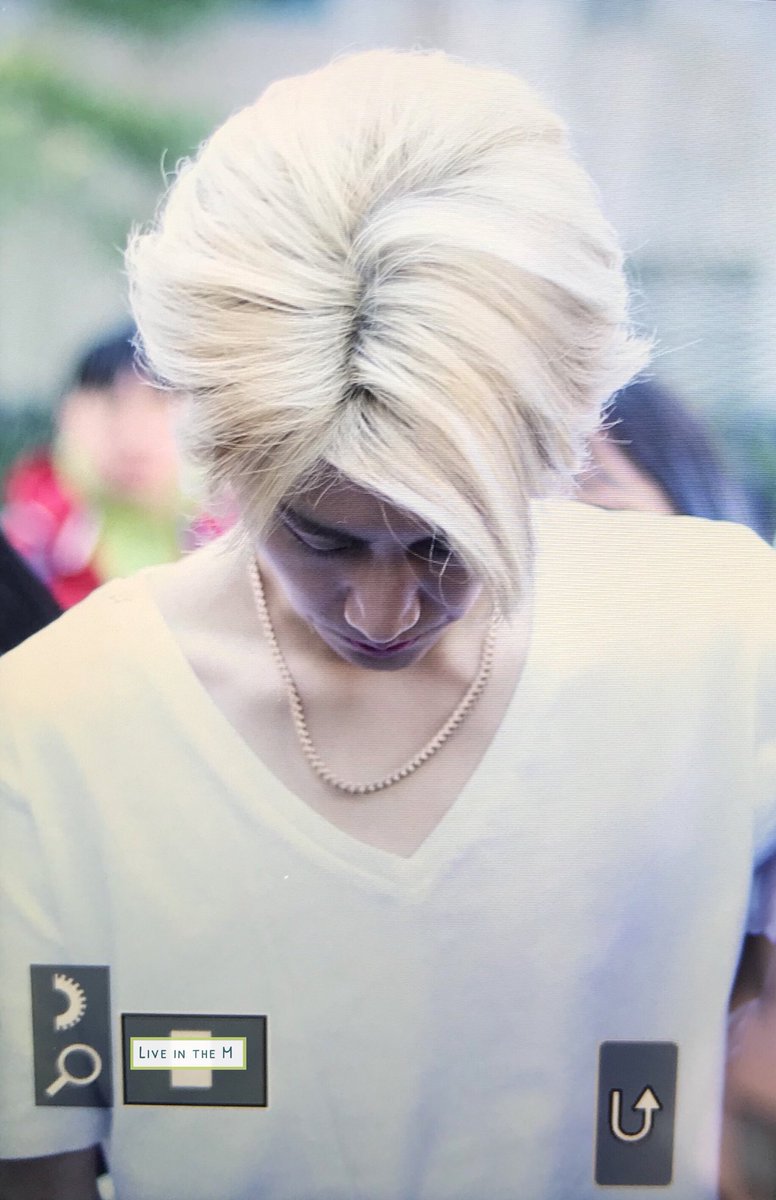 LiveInTheM's tweet image. 180323 뮤뱅  [Preview]

생방송 기대해~~

#GOT7 #갓세븐 #마크 #Mark #段宜恩