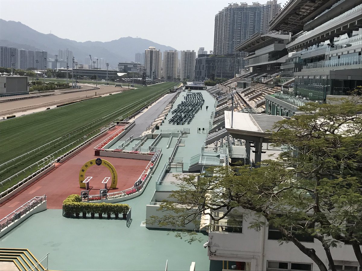 FrankDormont's tweet photo. Today we are to BEAM Society and to GP Batterie in HongKong and were for the lunch at Jockey Club.  Thanks to @O_Rollot @FellusVannier @JeanMarc_DJ #SarahPiovezan for coming in China.  And thanks to @Audencia_EMBA17 team and @WilliamHurstFR #SABS @audencia @CGermain_AUD https://t.co/QMrzZifSy2