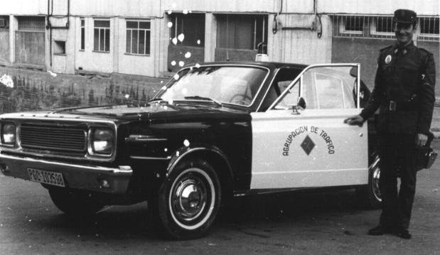 Barreiros España, tras llegar a un acuerdo con  Chrysler, fabricó en España los vehículos Dodge Dart, a nuestra #AgrupaciónTráfico llegó el modelo 3700GT.
Nuestros agentes patrullaron miles de kilómetros con ellos en los años 1960.
'Pedazo' de coche.