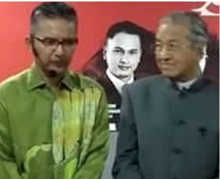 thetruenet's tweet photo. Kamarul Denies Freaked Out by Dr M’s Surprise Appearance at Forum
https://t.co/eY0Cc3IcaJ
#thetruenet #NewsCurator #instanews #truenews #worldnews #DrMahathir
#IsTun_M_TooOldToBe_PM #Politicalanalyst #KamarulZamanYusoff 
#FreakedOut #fact_based_reporting #contentthatmatters https://t.co/MmKfqeMfzu
