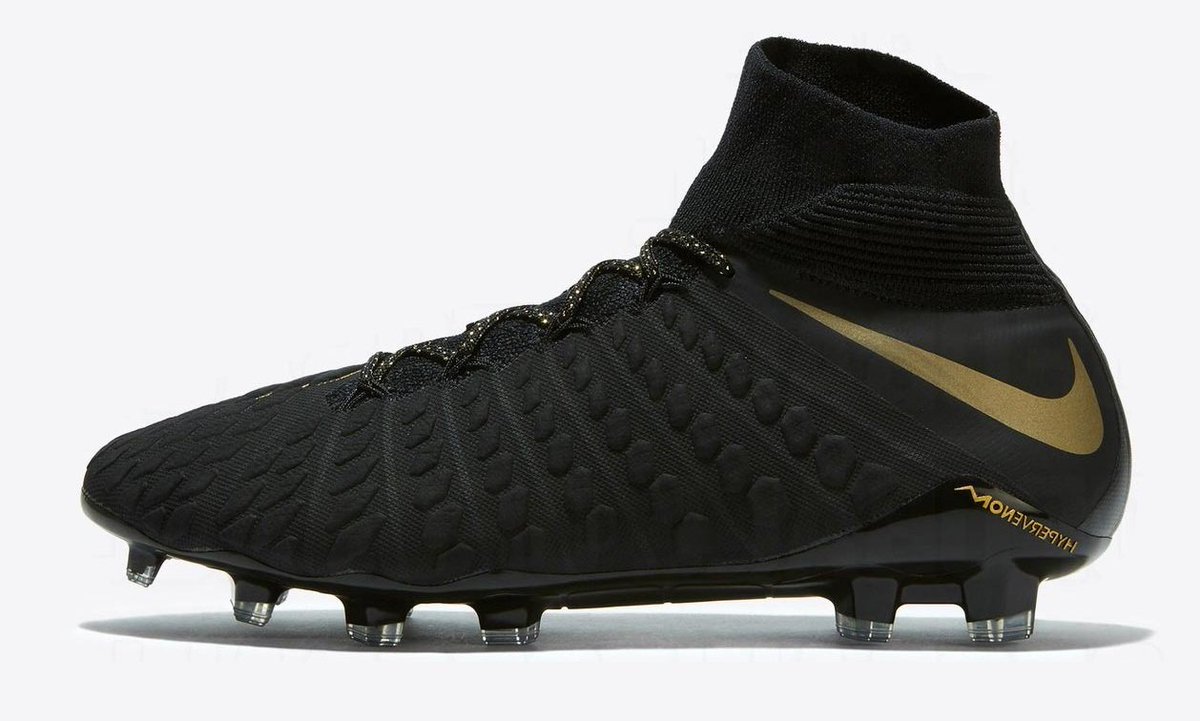 サッカースパイク Kohei Sblog Nike サッカースパイク ハイパーヴェノム ファントム3 Df Fg ブラック ゴールドの限定カラー サッカーショップkamoで発売開始 T Co Fkqj2uxyk5