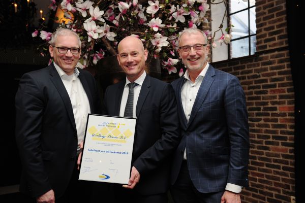 Van harte gefeliciteerd <a href="/WeekampDeuren/">Weekamp Deuren BV</a> met het predicaat Fabrikant van de Toekomst van Hibin. Resultaat van onderzoek door <a href="/uspmc/">USP MC</a> onder 400 vestigingen van #bouwmaterialenhandel, waarbij Weekamp bovengemiddeld presteert op gebied van duurzaamheid, digitalisering en kennisdeling.