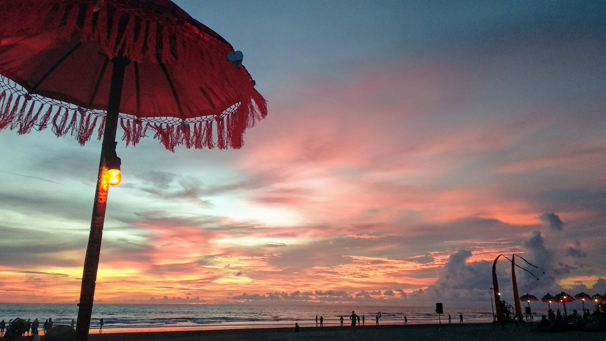 YukmarigoBali's tweet photo. After the sunset #seminyak #bali
.
.
#SunsetTrip #sky #travel #Romantic #amazingbali #traveltheworld #balitrip #holiday
#vacations #trip
#balilocalguide https://t.co/cjR8TotFIJ https://t.co/CLapRaQ6eB