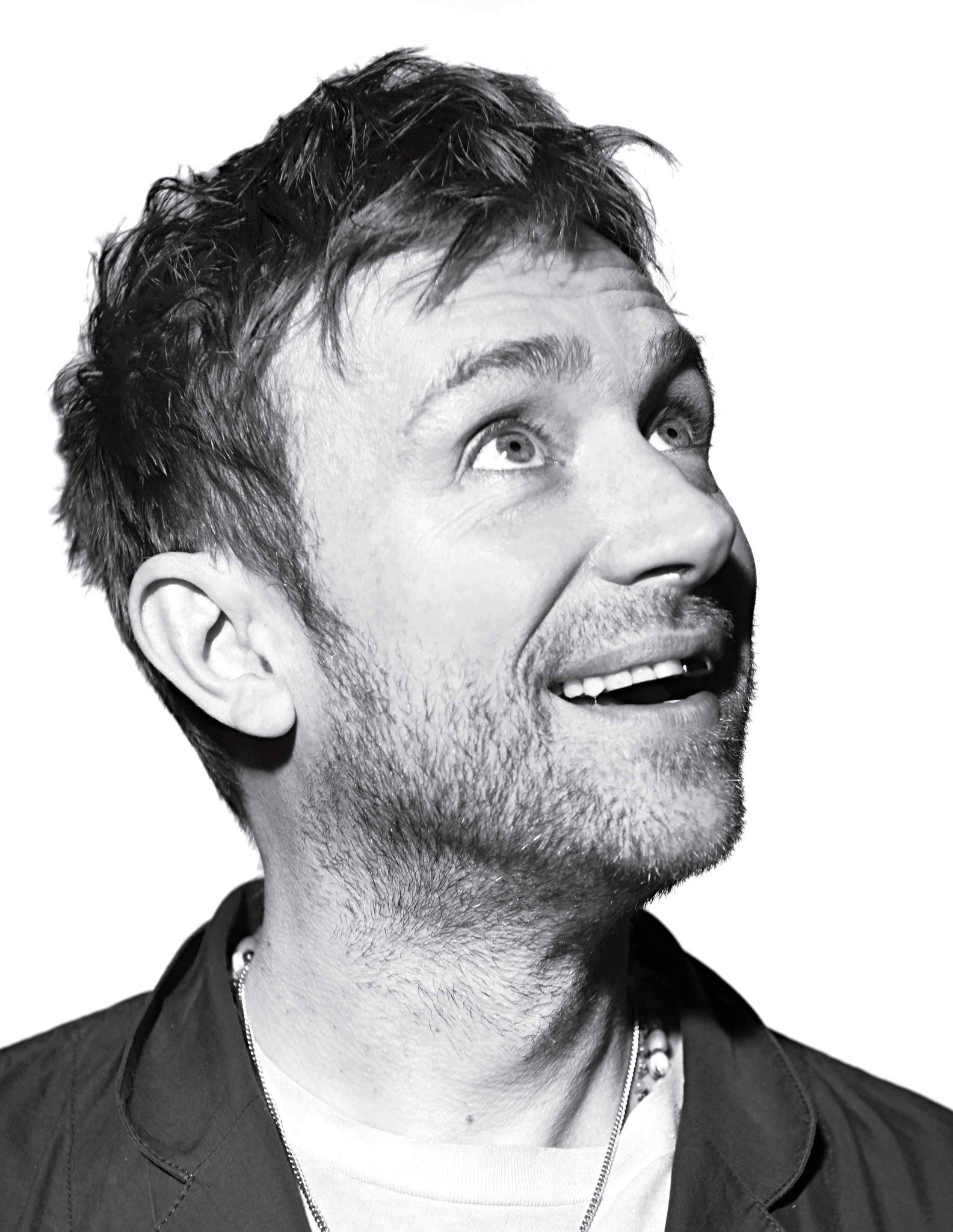 Happy Birthday Damon Albarn 

Blur - The Universal

 