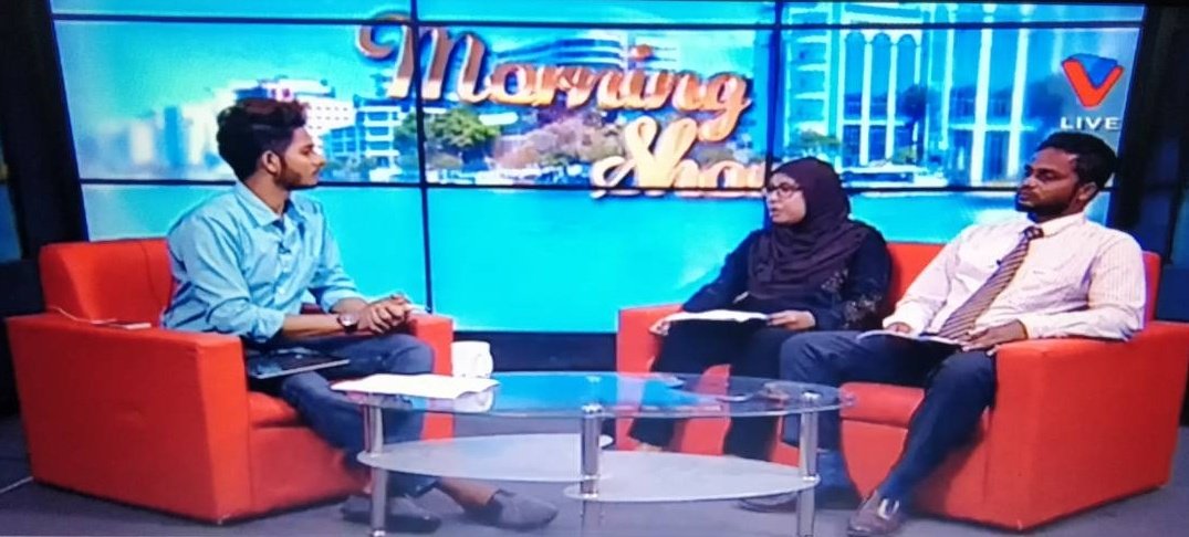 MoEnvmv's tweet photo. Assistant Meteorologist Ms. Thahmeena Abdul Kareem, Seismologist Mr. Ibrahim Humaid on @VTVvmedia. Provided information on the World Meterological Day theme "Weather- Ready, Climate-Smart" and highlighted achivements of @MetMaldives

#WorldMetDay #WMO #WeatherReadyClimateSmart https://t.co/YFEnnOjSAV