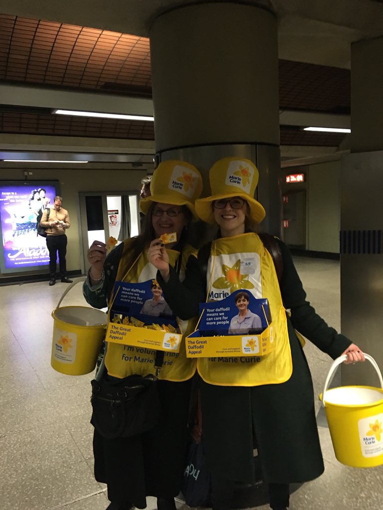annettelouiset's tweet photo. My first time collecting for @MarieCurie’s #GreatDaffodilAppeal. Lots of respect for community and street fundraisers - it takes more energy and nerve than you might think! https://t.co/dtVKGwo8tF