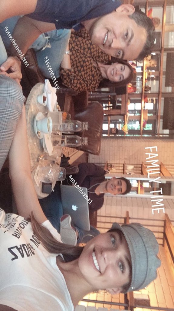 danielalo_fans's tweet photo. Family time 🧡 https://t.co/8OJBzcXEto