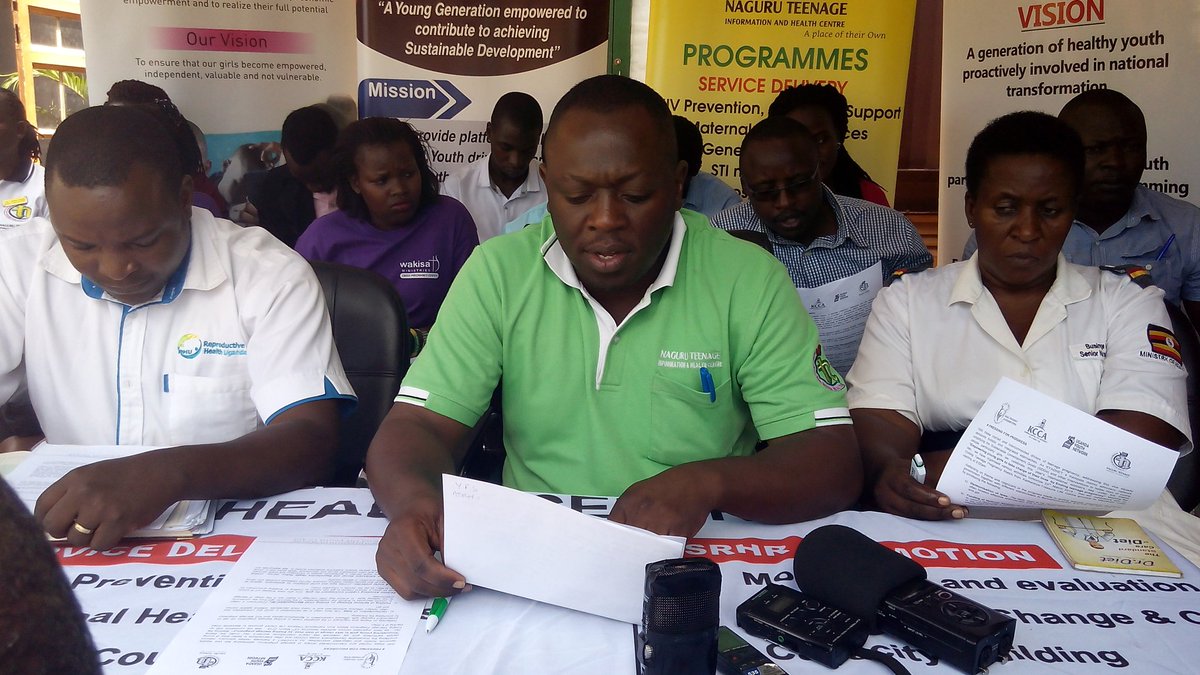 RHUkatego's tweet photo. Teenagers in the lowest wealth quintile tend to begin childbearing earlier than those in the highest quintile 34% versus 15% respectively #UDHS2016 #PressForProgress #endteenagepregnancy #IWDUg18 #IWD2018 @ntihc ED https://t.co/n7qEfhmhUm