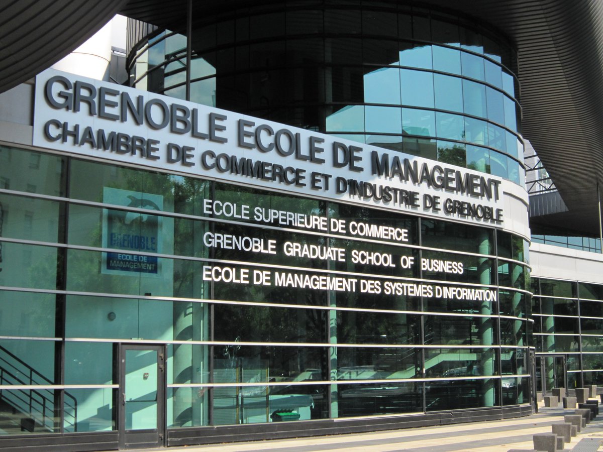 ReFe_Suisse's tweet photo. Looking for screeners
Students from École de Management in Grenoble are looking for people who have time this Saturday (European time) for a short interview about business travel. It would be great if someone could help. Details on: https://t.co/DNf2VjgyQw  
Thanx @ReFe_Suisse https://t.co/aAMdTzsrEa