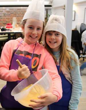 multipleminds2's tweet image. Easter baking for kids with Head Chef @your_willow kkmuffins.eventbrite.co.uk #kingston #surbiton #easterhols  @EventsKingston