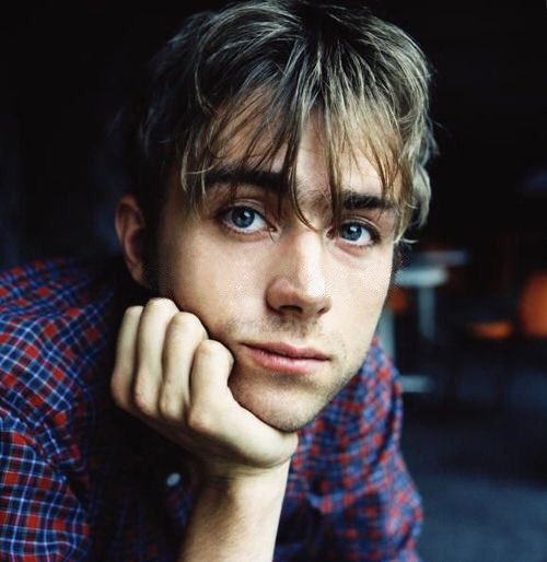 Happy 50th birthday to Damon Albarn - one of my most favourite artists. 