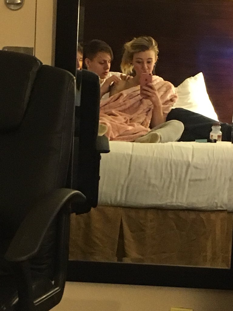 daaremae's tweet photo. most girls want back rubs, this is what i want ☺️ i love my babe ❤️ https://t.co/xBLSS1BFW3