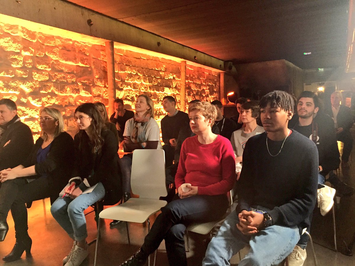 BeMyAppFR's tweet photo. #hacklassurance #goodmorning @hellojam_ @MarjolaineGD notre première Keynote #hackathon #chatbot #clientcare https://t.co/71lFdyyycD