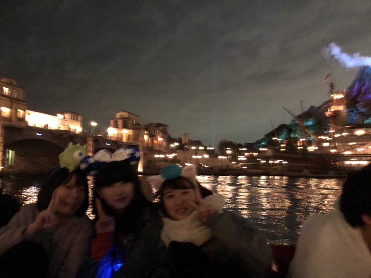 こばやし Sur Twitter ヴェネツィアンゴンドラ のお兄さんに誕生日祝ってもらった イタリア語のバースデーソングは何言ってるか分からんかったけど美声だった 閉園間際に乗ったヴェネツィアンゴンドラ 最高だった 夜のディズニーシーの景色やばかった ヴェネツィアン こばやし Sur Twitter ヴェネツィアンゴンドラ のお兄さんに誕生日祝ってもらった イタリア語のバースデーソングは何言ってるか分からんかったけど美声だった 閉園間際に乗ったヴェネツィアンゴンドラ 最高だった 夜のディズニーシーの景色やばかった ヴェネツィアン