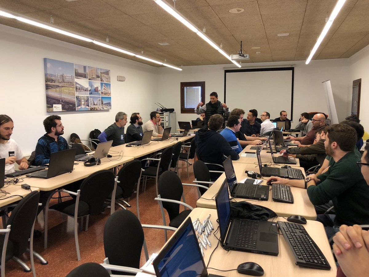 verorossello's tweet photo. Probando #graphql #LabXGraphQL @XMLTravelgate @GoogleES @googlecloud_es https://t.co/zIZYeXyLlk