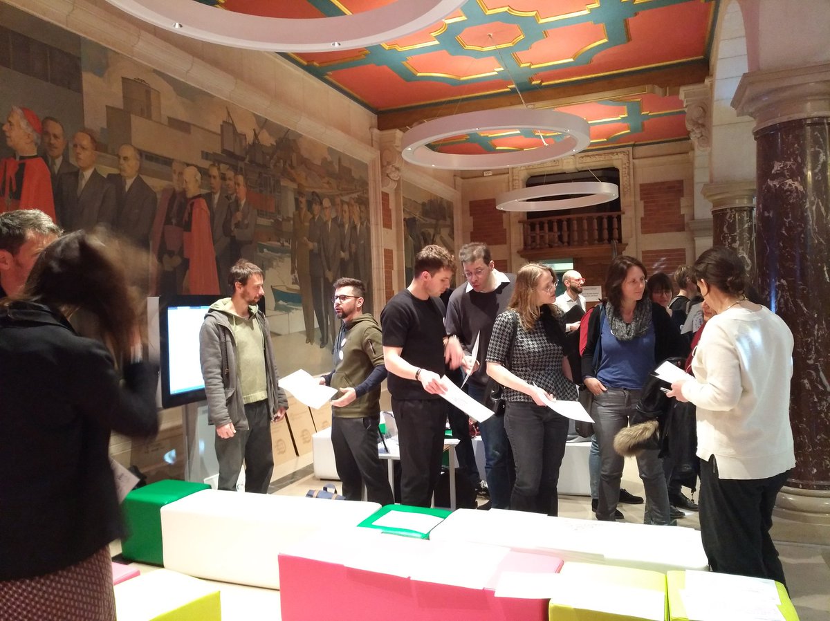 POP_collectif's tweet photo. [DirectLive] La #communauteinnovation @legrandbarouf se motive pour la session des Questions Citoyennes ! Alors coup d'état ou coup d'éclat ?! Réponse à 10h30 https://t.co/TMRXJdhHFz