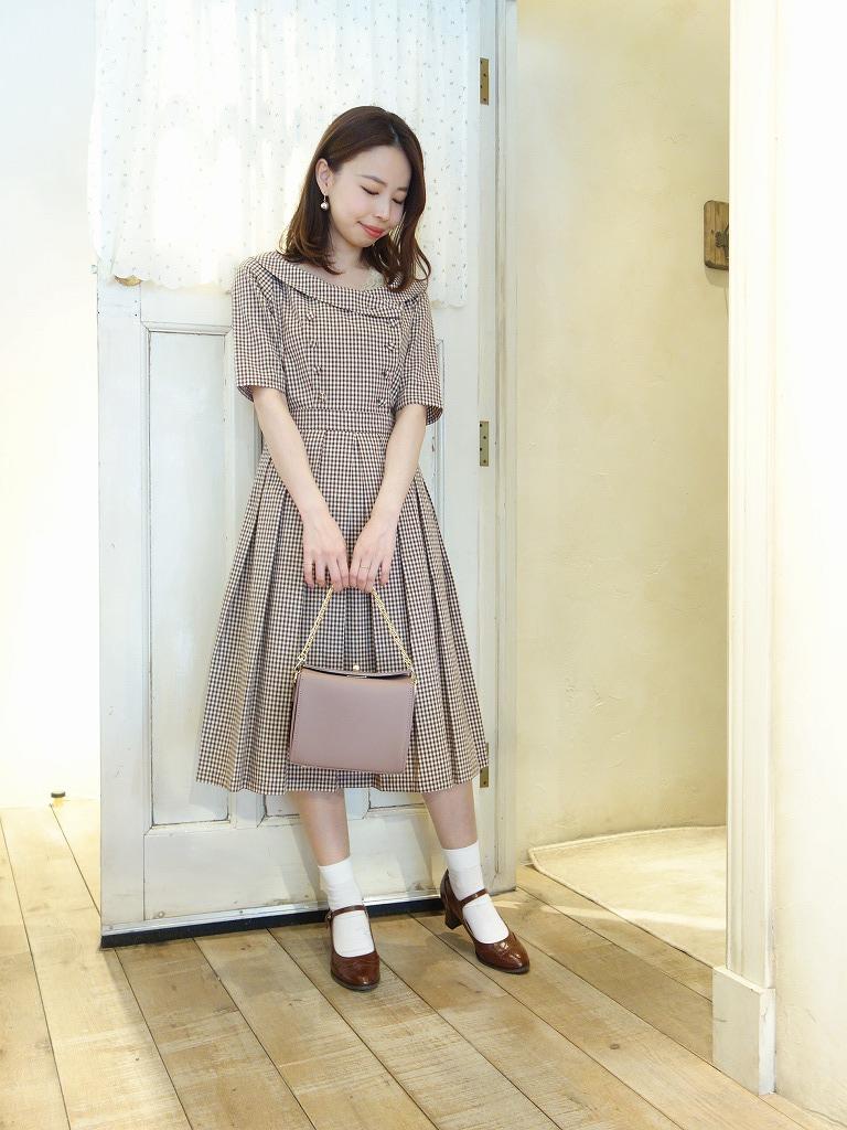 F I N T Official フィント公式 V Twitter 今日のオススメ キーワード ギンガムチェック 一枚でコーデが完成するワンピースはマストアイテム 大人っぽく着こなせるギンガムチェックです ギンガムチェックショールカラーワンピース T Co