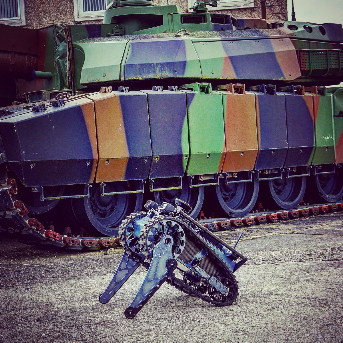 SharkRobotics's tweet image. New version of the Atrax robot : More powerful, reliable and faster. #CIED #EOD #ROBOTS #ROBOTICS