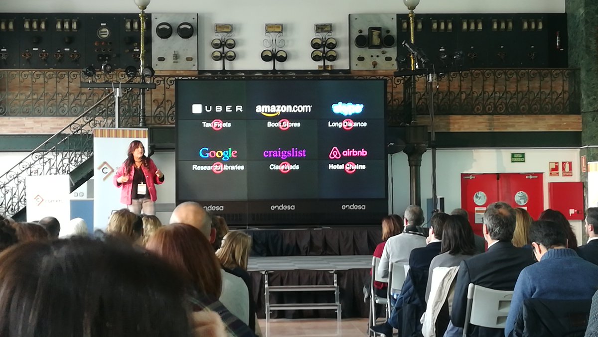 ImmaAngles's tweet photo. Esta es la clave del éxito de estas empresas (mirar pic) , @ejoana en @endesa #comercincreible https://t.co/J04n0xcflF