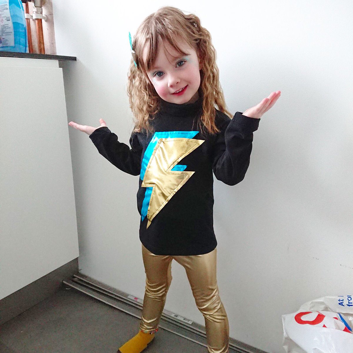 TildyandThomas's tweet photo. Tildy all ready for her #SportRelief Disco at Nursery today ⚡️🎶 

#HandmadeHour https://t.co/9REtyxT8Qu