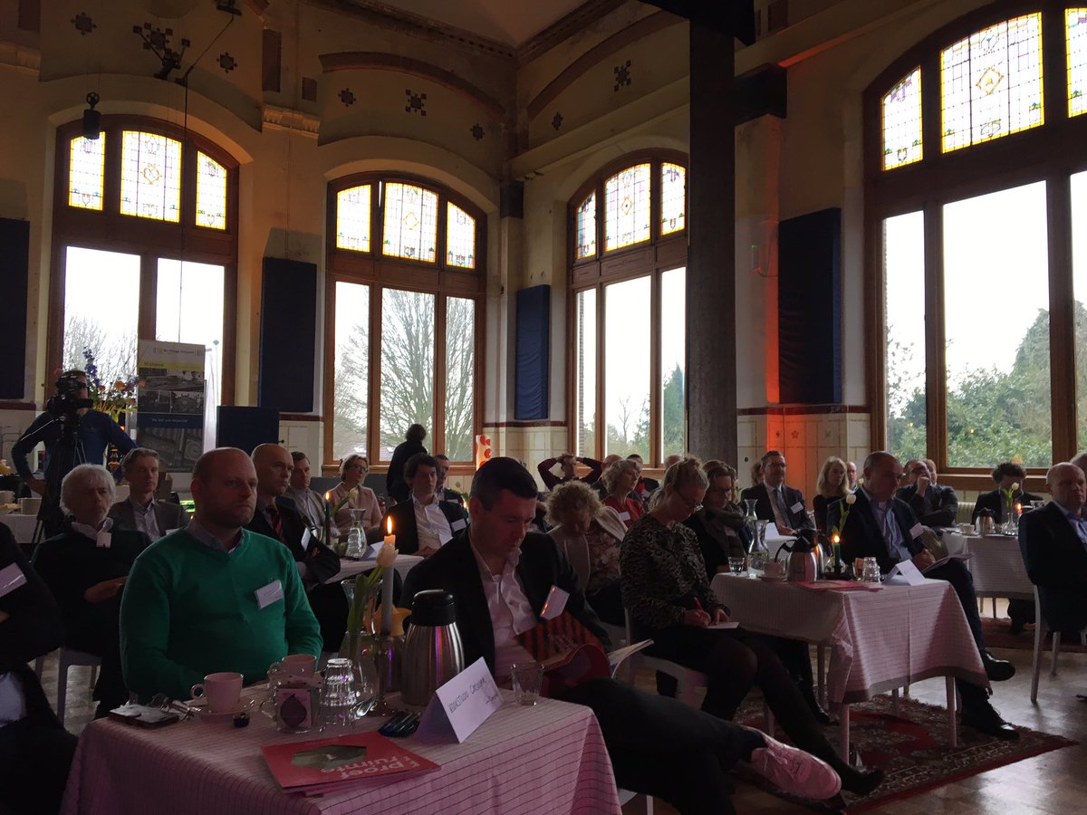 Woonkeuken van start met de special aardgasloos bouwen. Brede steunbetuiging en meer met oa disruptieve brigade! In de Smidse in Nijverdal!