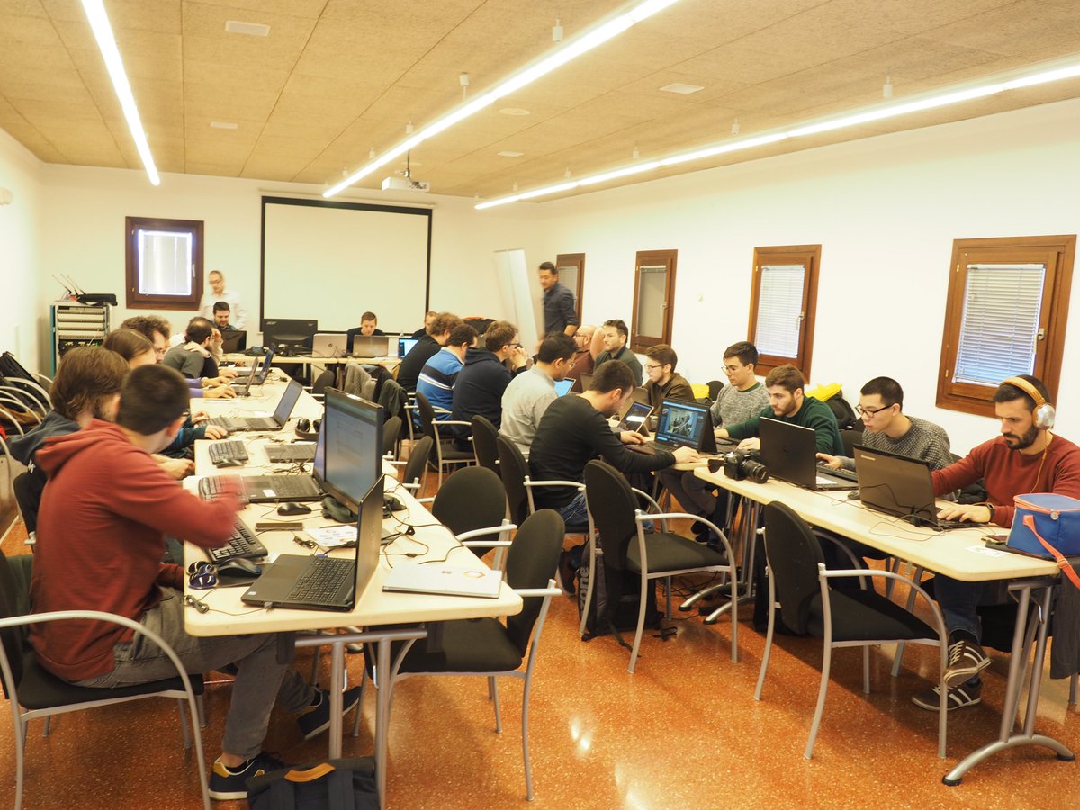 parcbit's tweet photo. Avui @GoogleES visita el #Parcbit per compartir una jornada amb @XMLTravelgate, empresa que destaca per treballar amb la tecnologia #GraphQL
#LabXGraphQL @googlecloud @XTG_Tech https://t.co/MVXwVjfvSb