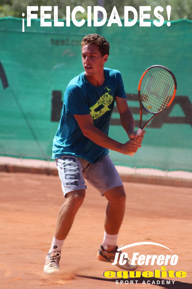 Hoy cumple años @Robertocarba93. Desde la academia @EqueliteFerrero te deseamos un año cargado de éxitos. Te vemos pronto en el Ferrero Challenger Open 😏🎾 ¡Felicidades!