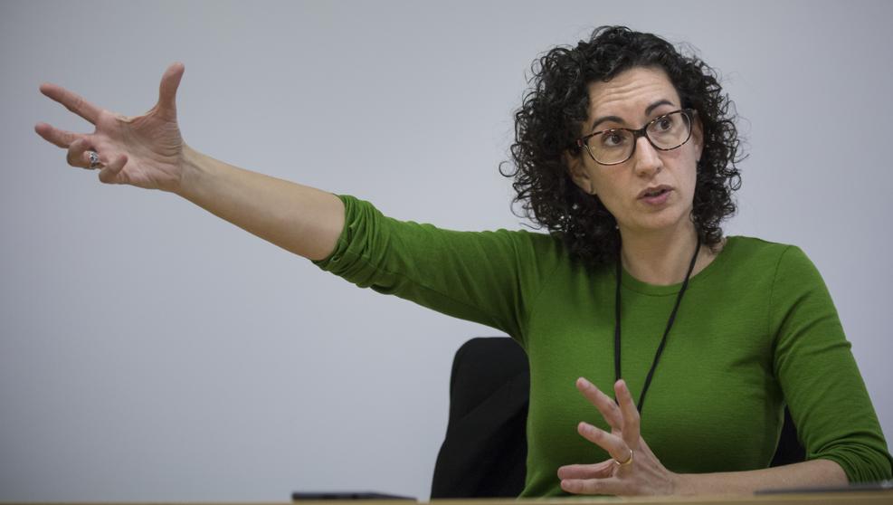 vilallongapac's tweet photo. Imagineu-vos-ho: Fent maletes i marxant a l'exili en plena nit, depressa i corrents, amb la família, cap a un país segur on poder fer una vida lliure....No, no, no és l'Espanya de 1939 sinó del 2018. #MartaRovira https://t.co/u5rTmb1CuV