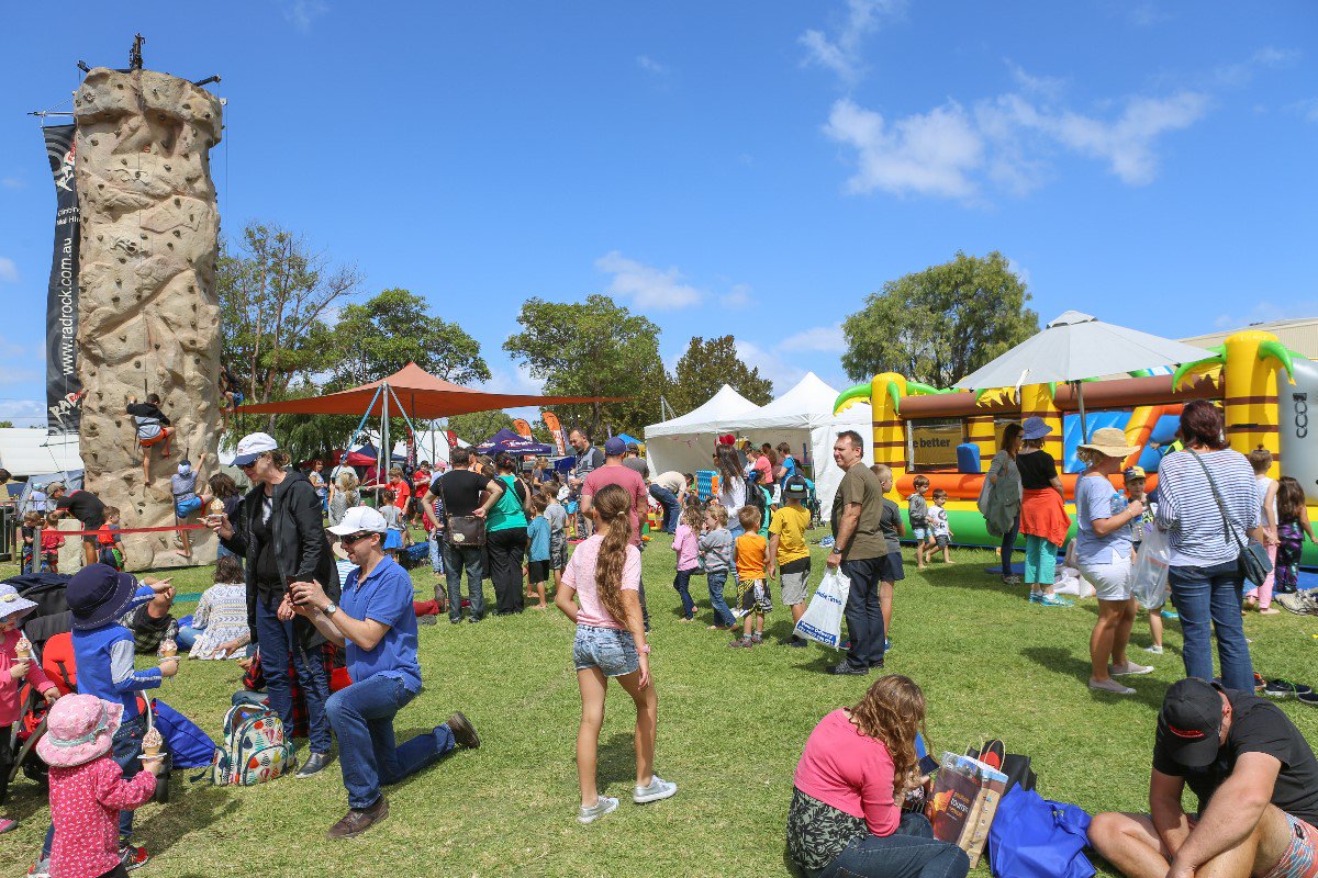 PerthCCShow's tweet photo. ***Weekend Activities***
We have a range of activities this weekend to keep the little ones entertained.
- RAC Little Legends Club Zone at Site 302
- Tent Land (Thanks to Coleman) with Nature Play WA at Site 316
Kids (under 16) enter for free!
#PerthCCShow18 https://t.co/cQSXqCdjF1