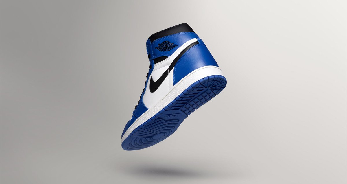 Royal Blue. Available Saturday instore in our Bologna's location, first come first served. Online later the same day if quantities left. #BottegaBD #AirJordan