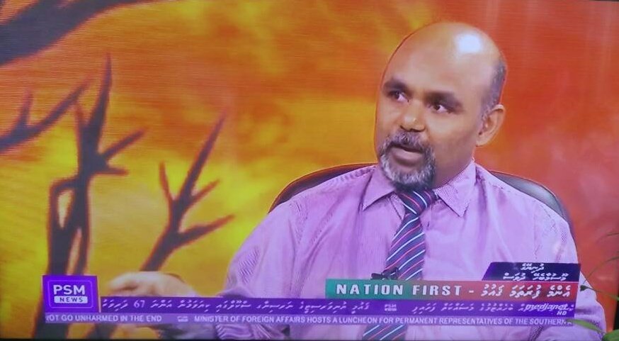 MoEnvmv's tweet photo. Deputy Director General of @MetMaldives Dr. Zahid at @PSMnewsmv. Provided information on the World Meterological Day theme "Weather- Ready, Climate-Smart" and highlighted achivements of @MetMaldives. 

#WorldMetDay #WMO #WeatherReadyClimateSmart https://t.co/UsBqzP4yln