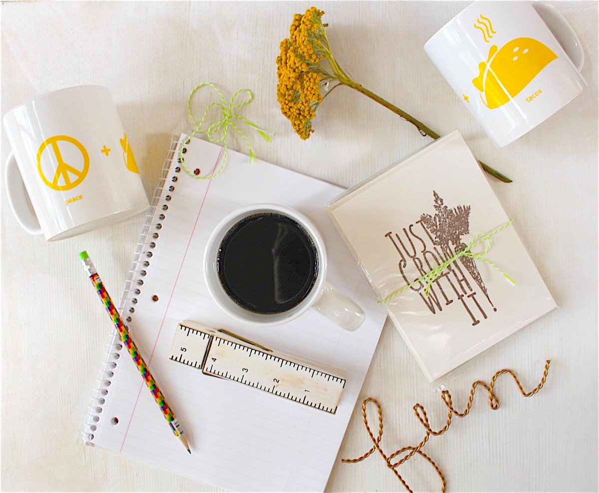LSavourTextiles's tweet photo. Send your correspondence with style. Just Grow With It stationary
.
.
.
.
#shopsmall #textiles #etsy #carrots #handmade https://t.co/hlsUJ85d8B