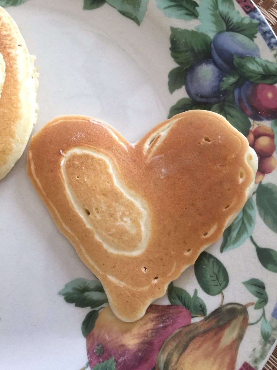 Jilliannyko's tweet photo. My pancakes were about as cheesy as the grilled cheeses I made last night. #IknowI’mthatperson https://t.co/lmuL8OqkDU