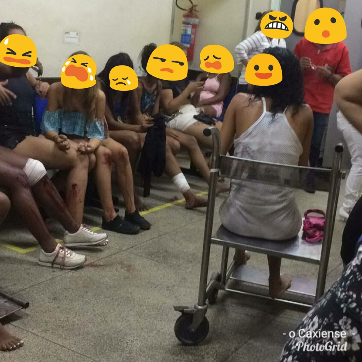 JefinDanceOfc's tweet photo. Rapaziada ficou pegada nessa correria do baile da Gaiola né 👎 https://t.co/cyBtkllWPW