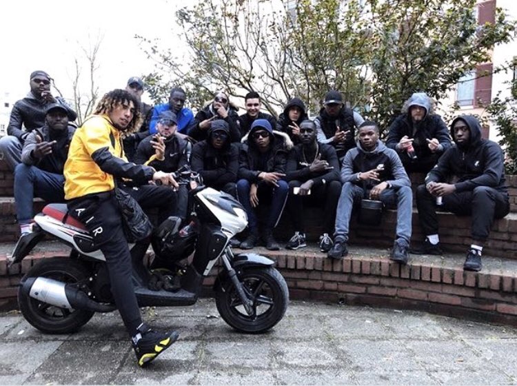 Boumsocertifier's tweet photo. 💉💉 @Badjer_Ces_Sur La dose 💊 5️⃣ 📽 by @DAYMOLITION tout est carré 💥💥 #badjer #boumso #champssurrap #dose5 #accrochetoi https://t.co/ucrlAsmceP