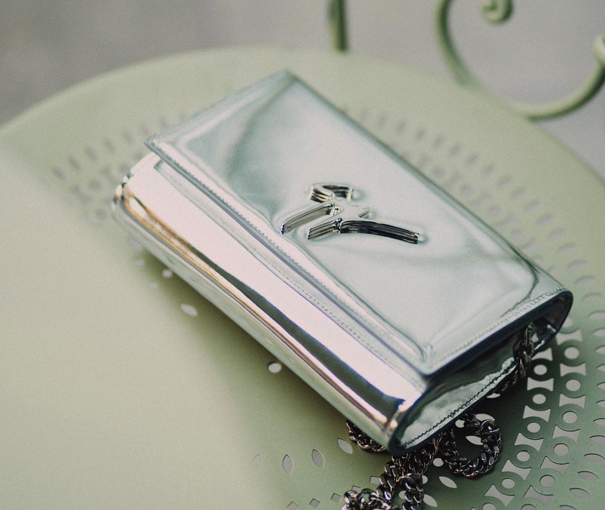 Metallic #hues and modern #sophistication, the perfect day-to-night essential c/o 
<a href="/giuseppezanotti/">Giuseppe Zanotti</a>: goo.gl/zTqtHt