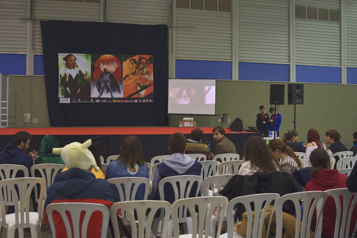 CinemaCampES's tweet photo. 2ª jornada en el @SalonCyMCYL con el taller de diseño de personajes de @Aruubii y proyección de cortos de nuestros alumnos. Esta tarde seguiremos haciendo fotos con croma hasta las 20.00 en @feriavalladolid https://t.co/ZBqinuqebL