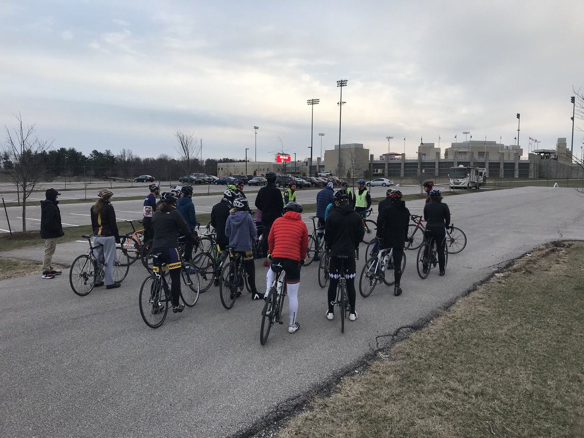 aakurt's tweet photo. Good turnout for the first #MWCCC Beginner Racer Clinic lead by coach Drew Dillman and hosted by @IndianaCycling. #cycling #collegiatecycling @USACcollegiate @usacycling https://t.co/A7nmwDNQve