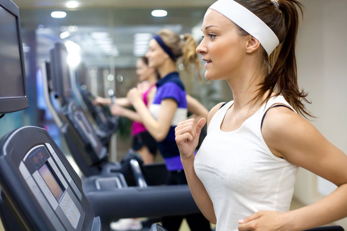TotalWomanGym's tweet photo. Indoor runners, what's your favorite thing to watch on the treadmill? https://t.co/HazHbqZCkJ
