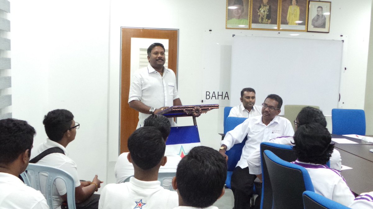 PPPSetiawangsa's tweet photo. Taklimat PRU14 dan Mesyuarat Bahagian myPPP Setiawangsa Bil. 01/2018 Pada 11hb Mac 2018 @m_kayveas @myPPP_HQ @simonsuresh1 @aliomarAR 
#BN
#myPPP
#myP078
#PRU14
#UncleBond
#CameronHighlands
#MakeCameronNiceAgain
#P2baM
#TeamKVS
#KamiGengNajibRazak https://t.co/lo5Eq69MQa