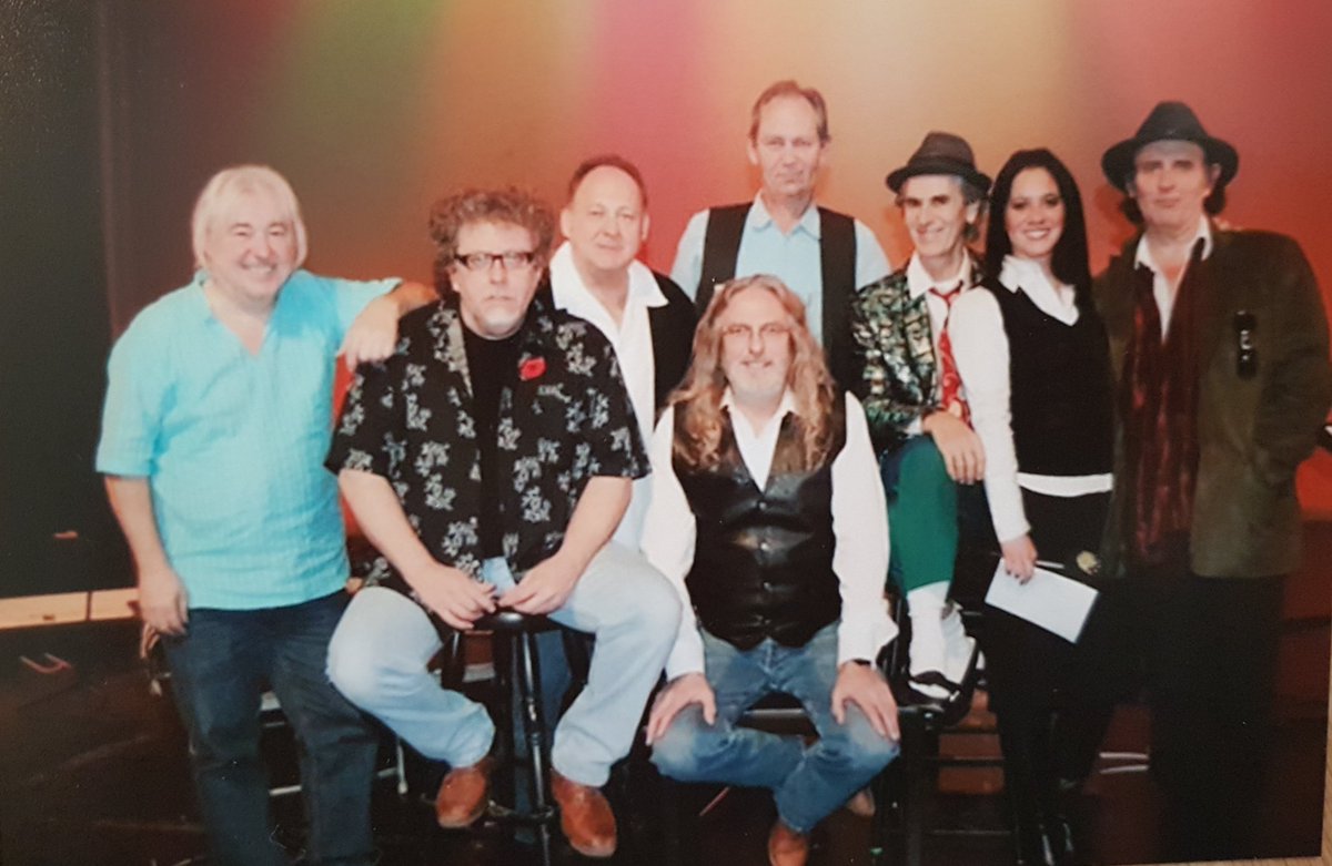 FayeGrim's tweet photo. My mom found this great old photo of this wonderful grand group. @blastybough Not sure the year. https://t.co/DAjbeYLutr