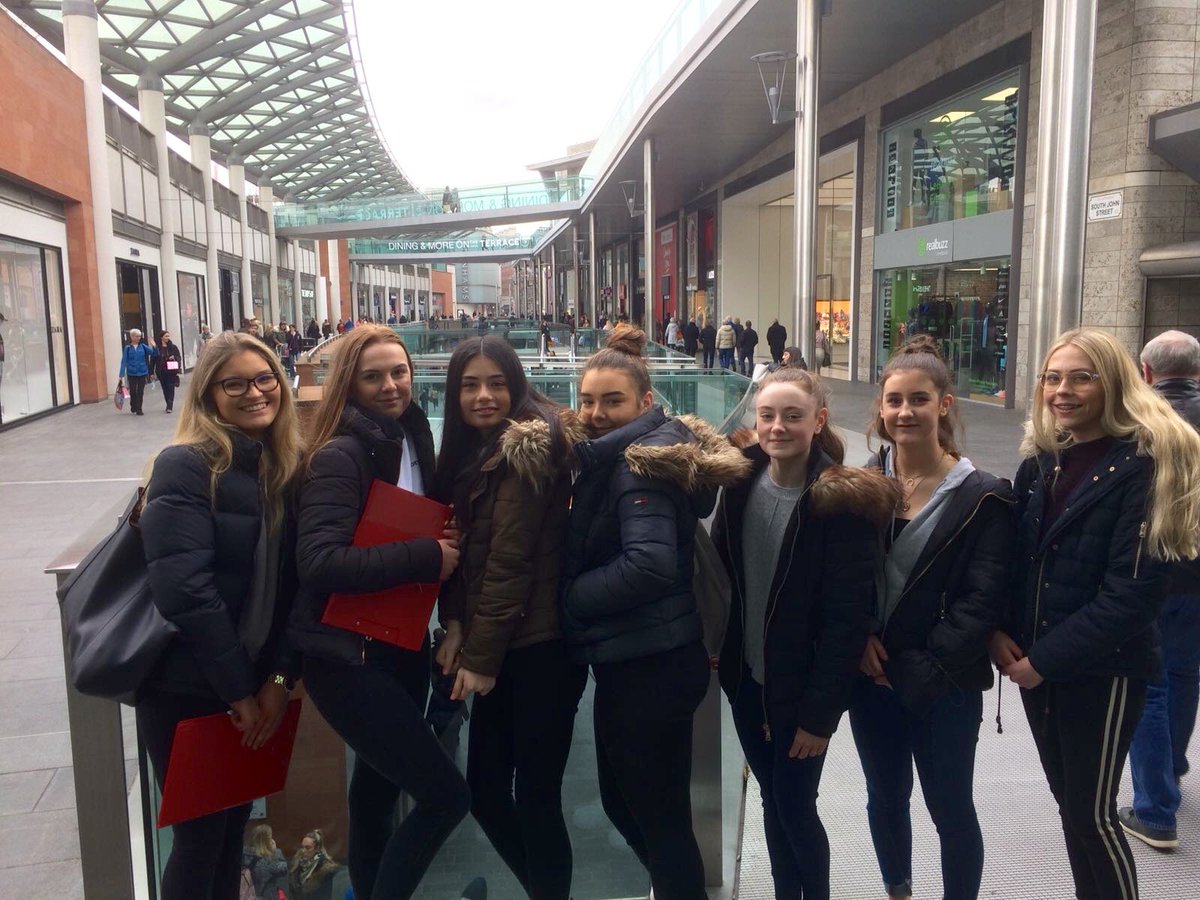 bbsgeography's tweet photo. The Year 11 have been working hard in the centre of Liverpool, in preparation, for the Human Geography part of Paper 3 of their GCSE examinations! 😀🇬🇧🏙 #Liverpool #Geography #Fieldwork #CityStudy #HumanGeography #Paper3 https://t.co/vmPP5X31ne