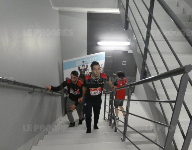 leprogreslyon's tweet photo. Ils étaient plus d'un millier à s'élancer à l'assaut des escaliers de la tour Incity pour la Tower Run de #Lyon ce dimanche. A lire sur @leprogreslyon https://t.co/DSW17OIXfJ https://t.co/ivz0EG9bUU