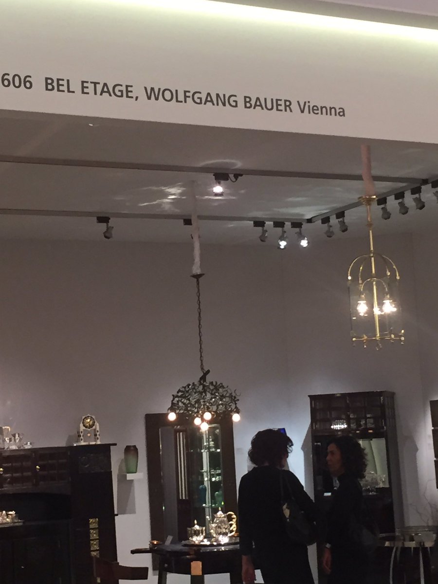 heidiguerer's tweet photo. #TEFAF in full swing, again big diversity, 5 #Austrian galleries trading #Jugendstil, #Klimt, #Schiele, photography, international art and old #Dutch masters: #BelEtage, #Wienerroithner, #Salis, #SantLucas, #Faber https://t.co/XbEmqtwh3l