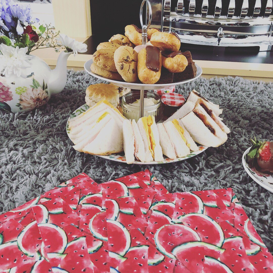 awkward_teapot's tweet photo. Out of all the afternoon teas we’ve done today - this was by far the best, who needs a table?! Afternoon tea with her kids 💕 #happymothersday #htmp #afternoontea #specialmoments #wirralbusiness #supportlocal #wirralbiz #potd #tea #coffee #cake #homemade #teapot https://t.co/R4zJUo69r7