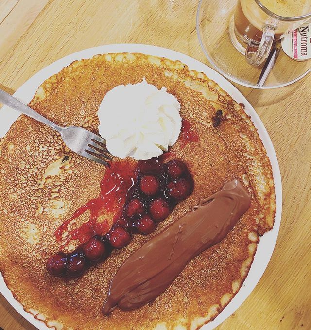 Socially_Monica's tweet photo. Dreaming of the Nutella and cherry crepe I had in the pretty little seaside town of #Volendam in Holland. Was SO amazing! Seems like ages ago now... 🍒🥞☕️ .
,
.
.
.
.
#wanderlustholland #netherlands #brunchgoals #vacaymode #foodie #brunchvibes #igersv… https://t.co/Y6l5EOoIxY https://t.co/WKZBjDSVnD
